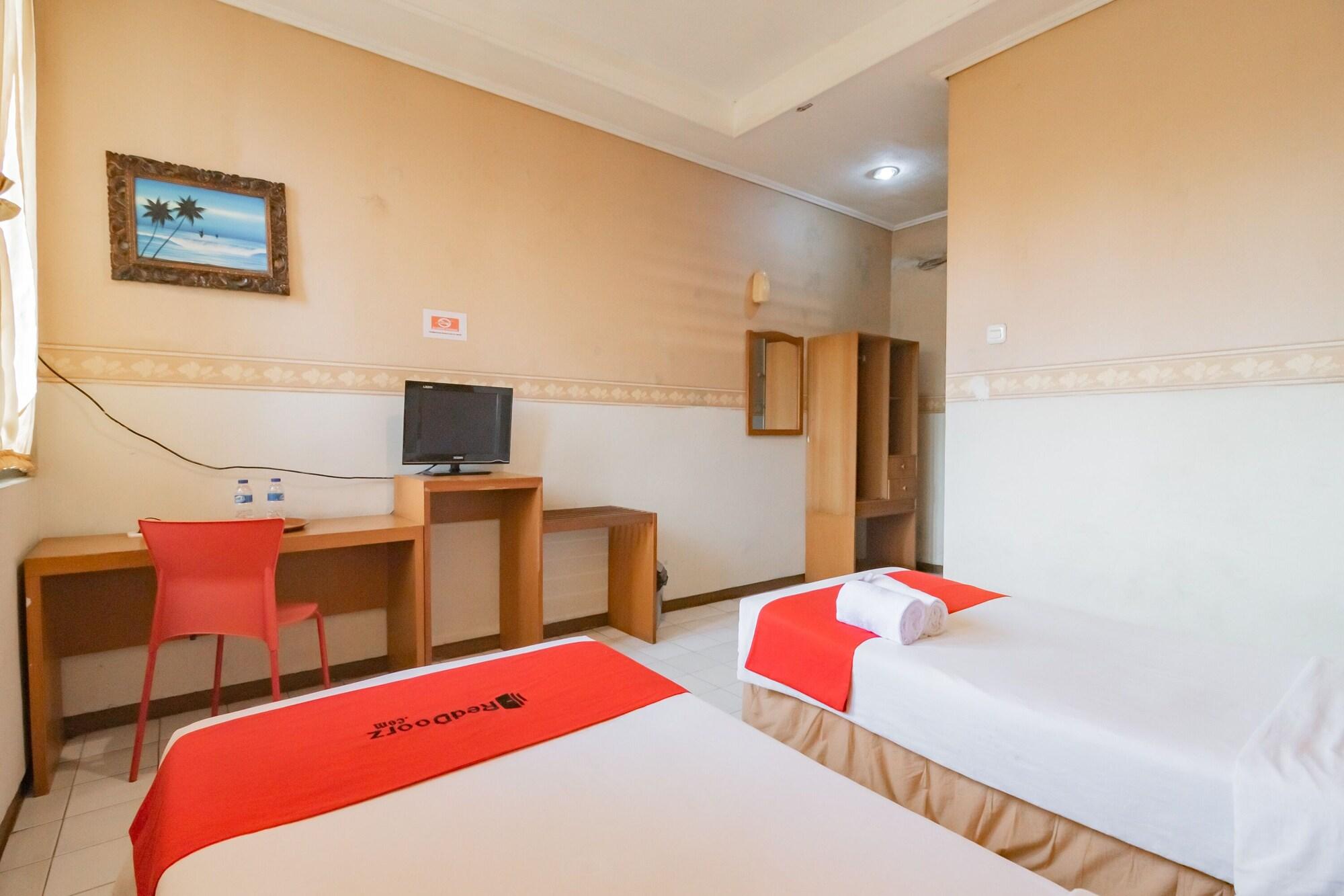 Reddoorz Plus @ Sukamulya Pasteur 2 バンドゥン エクステリア 写真